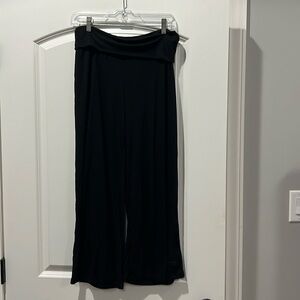 Old Navy Maternity Roll Over Waist Cropped Pants